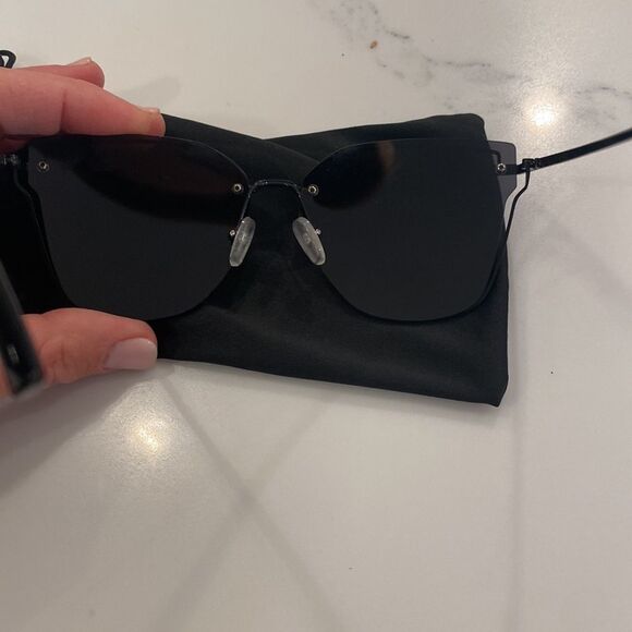 Sunglasses Black Metal Frame - Picture 4 of 4